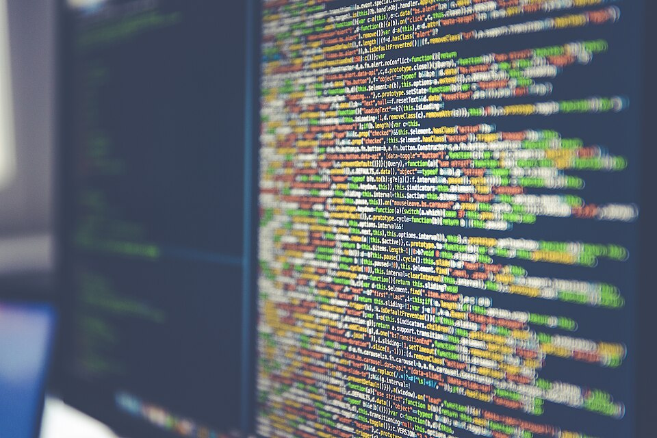 パソコンの画面に表示されたプログラムのコード