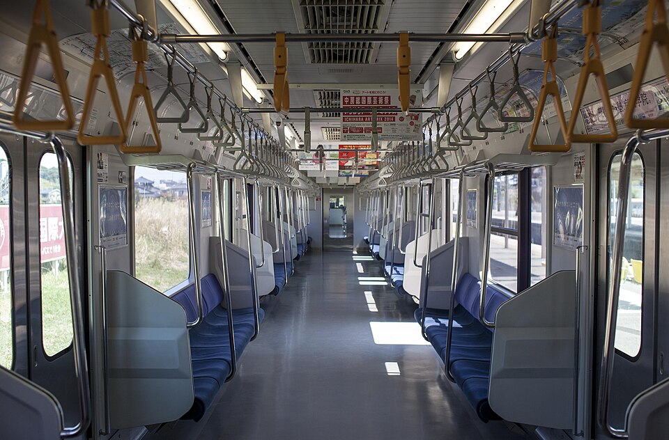 通勤電車の車内